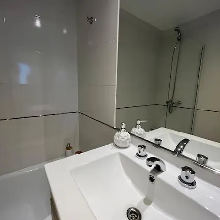 Hermoso Departamento De Un Dormitorio En Neuquen Exterior photo